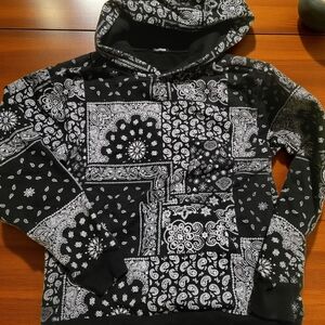 TALENTLESS Black and White Patchwork Men's Sweater